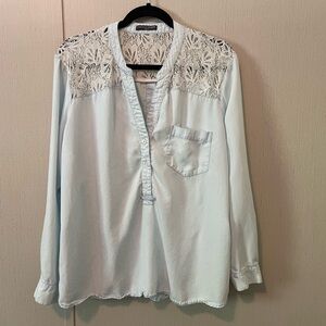 Chelsea & Theodore Women's Light Blue with White Lace Detail Top